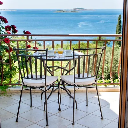 Carpe Diem Πανσιόν